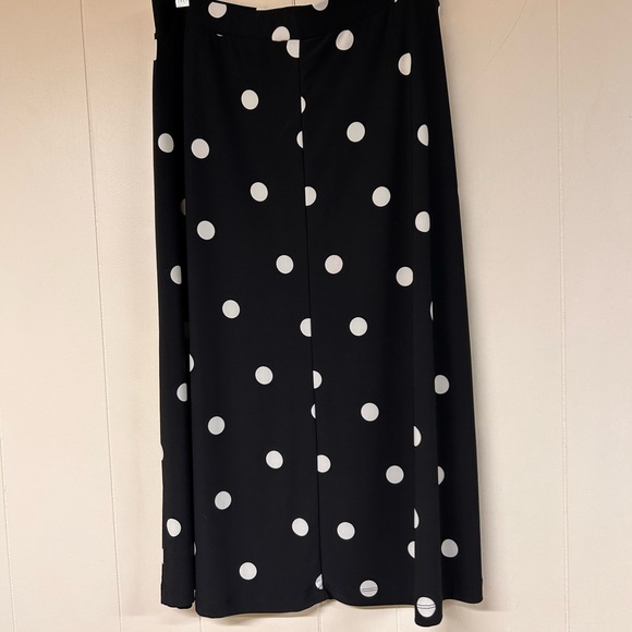 Black and White Polka Dot Skirt - Picture 8 of 8